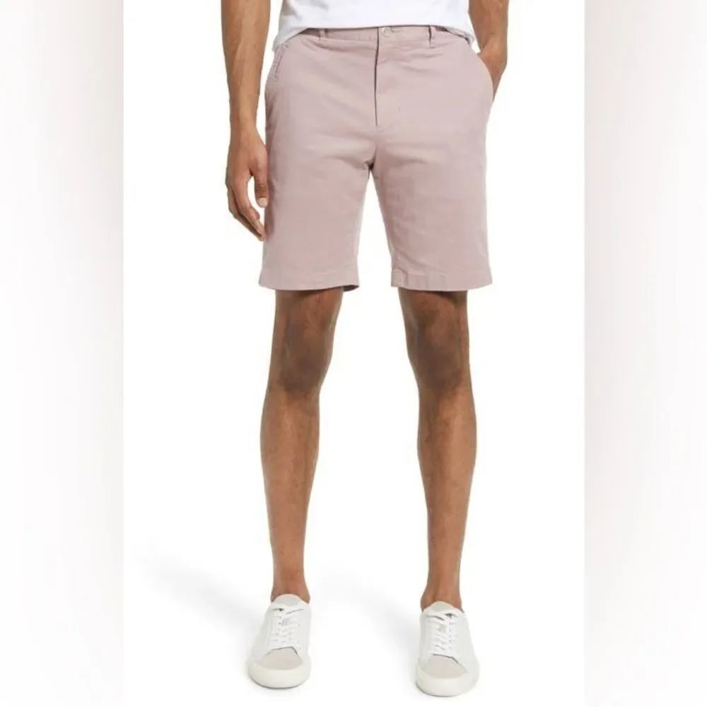 Vince NWT Vince NWT Lightweight Griffith Chino
Short in Dusty Sky Pink Size 33